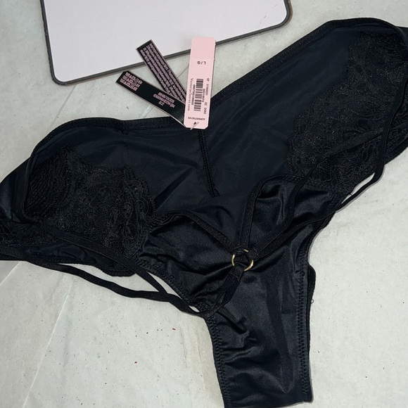 (L) Victoria’s Secret Lace Strappy Cheeky Panty - Picture 9 of 9